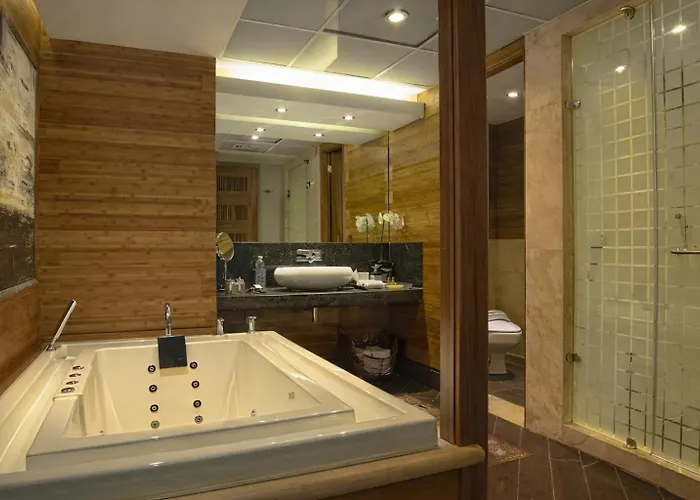 Prime Rooftop Pool At Aldea Thai Appartement *